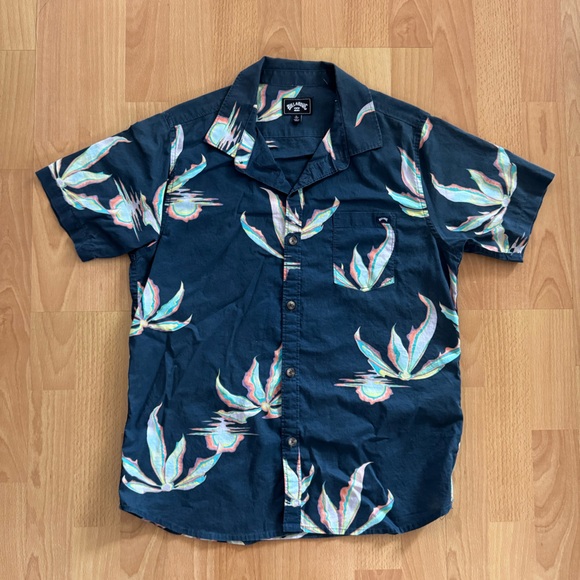 Boys Large (size 14) collared button downn - Picture 2 of 6